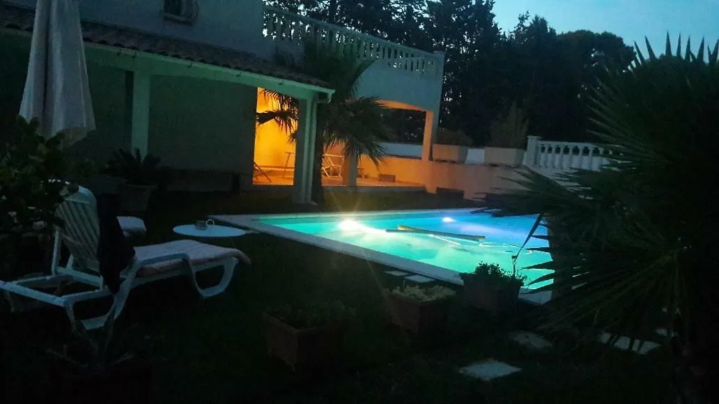 Villa Chrisalb 1 Aix-en-Provence 0*,